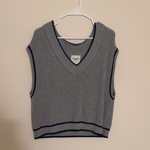 Abercrombie & Fitch Gray Knit V-Neck Sweater Vest with Navy Accents